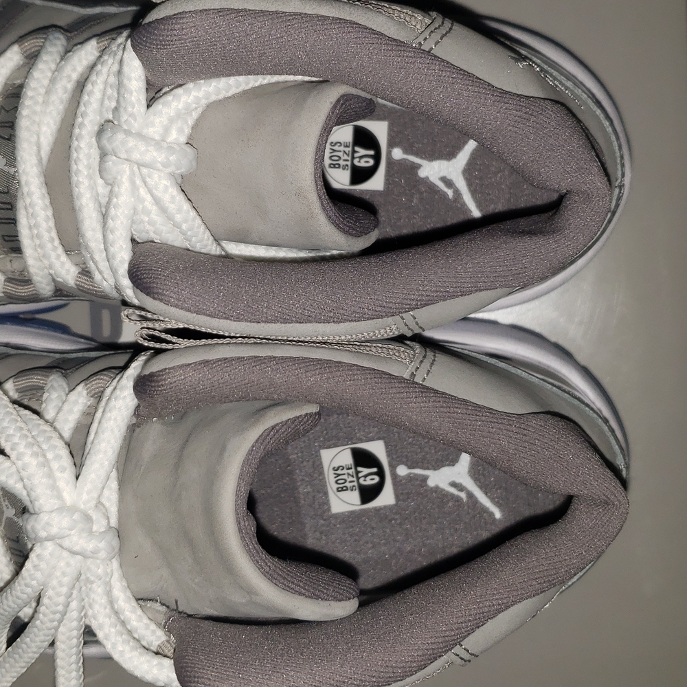 AIR JORDAN 11 RETRO (GS) 'Cool Grey' 2021 - Picture 9 of 16